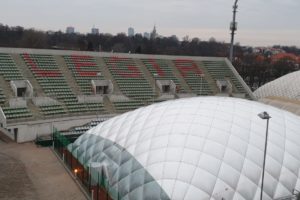 Nowe hale pneumatyczne i korty tenisowe w Warszawie